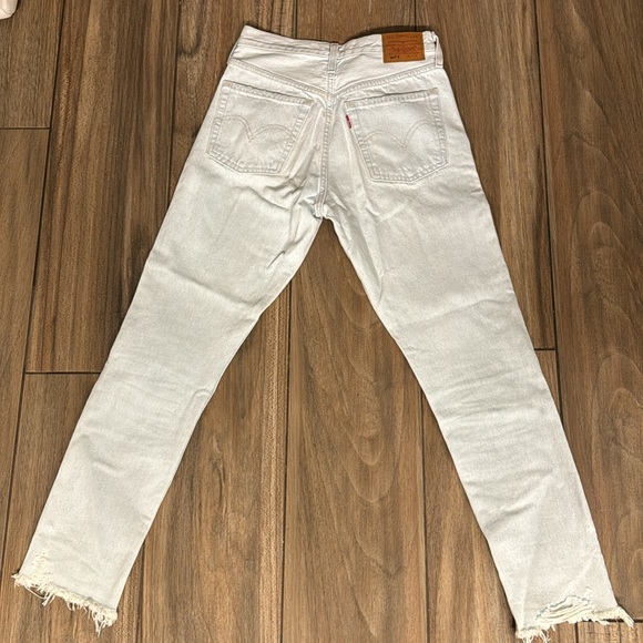 Levi’s light denim size 25 high waisted jeans - Picture 6 of 7